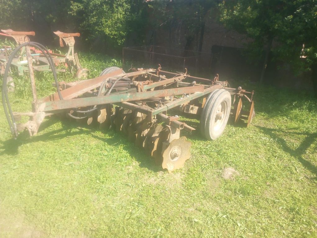Vind tractor 643 dtc plug disc și combinator