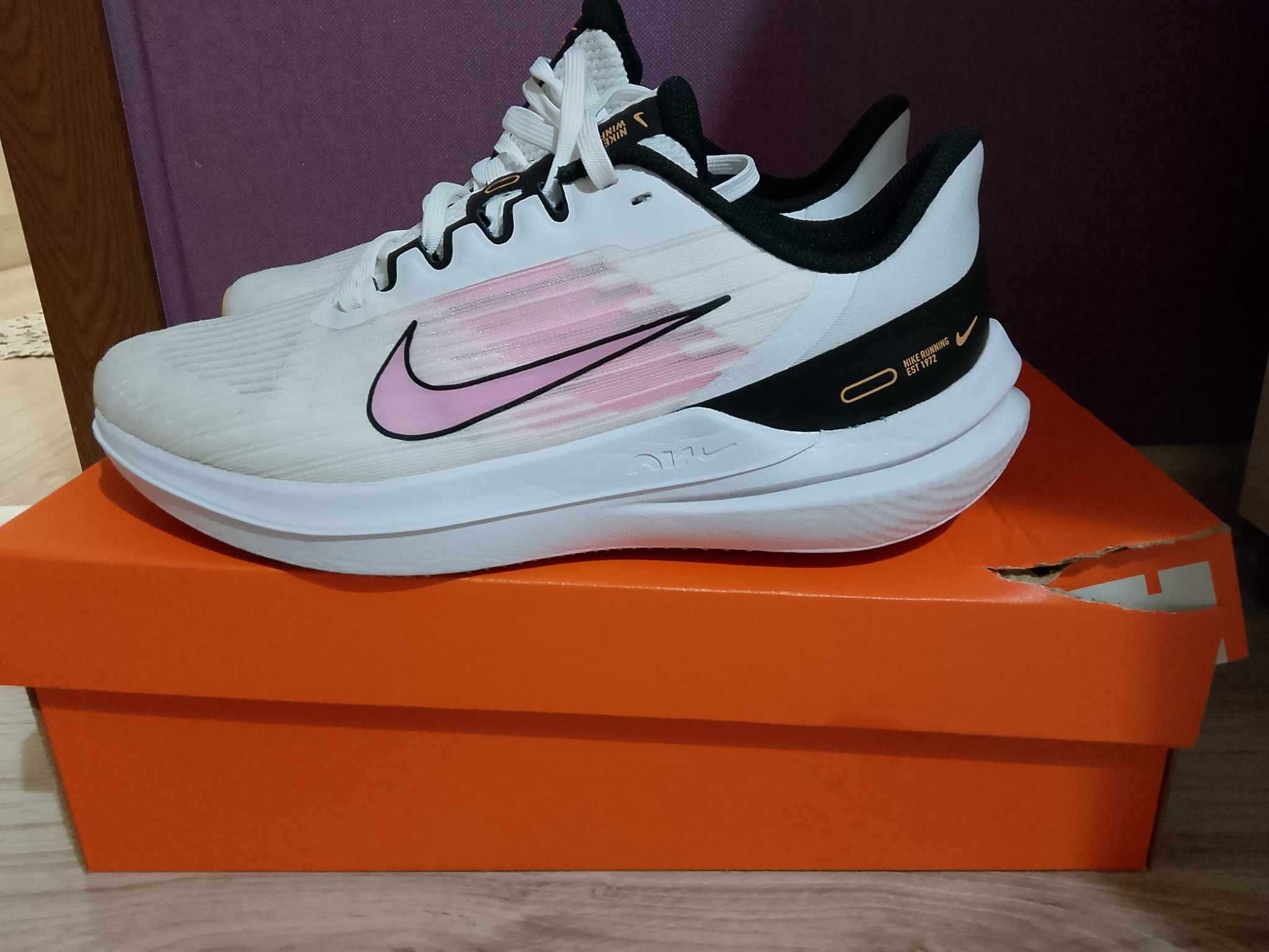 Дамски оригинални маратонки Nike