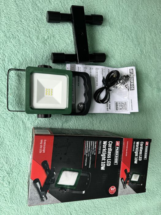 Лед фенер с акумулаторна батерия