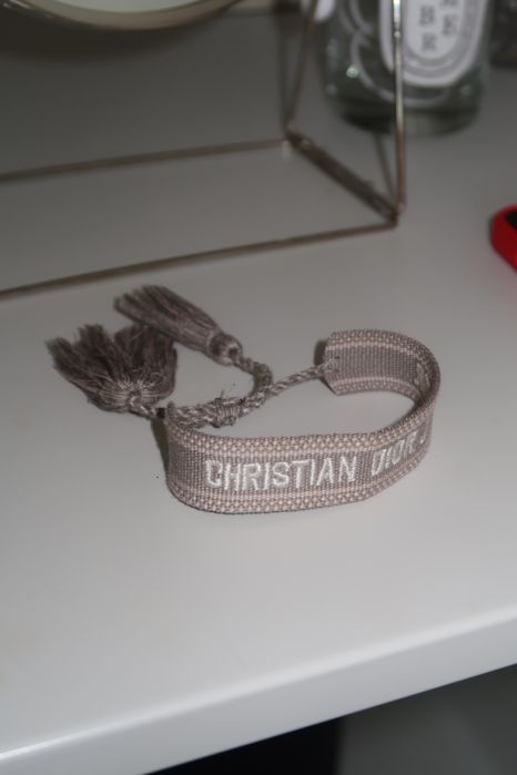 Dior сива гривна