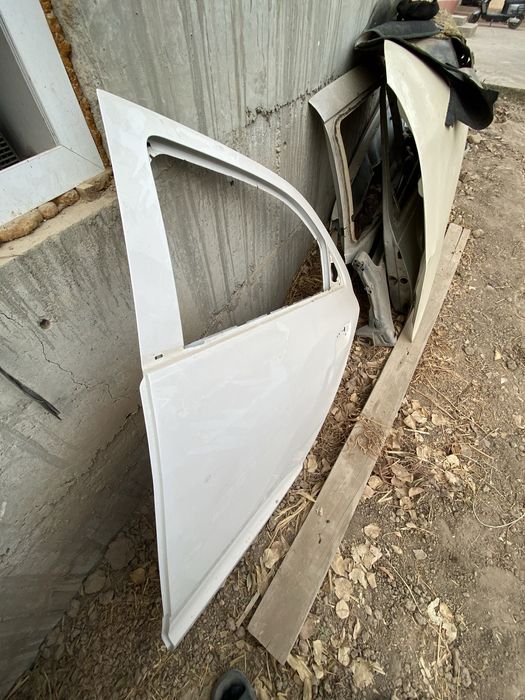 Kobalt orqa chap taraf eshik