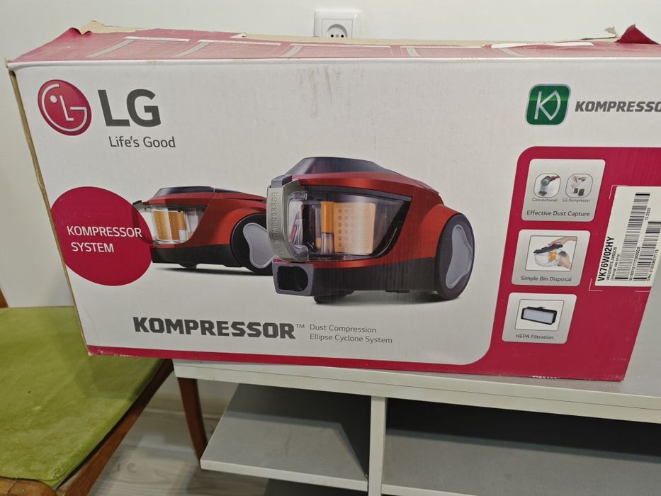Пылесос LG в рабочем состоянии