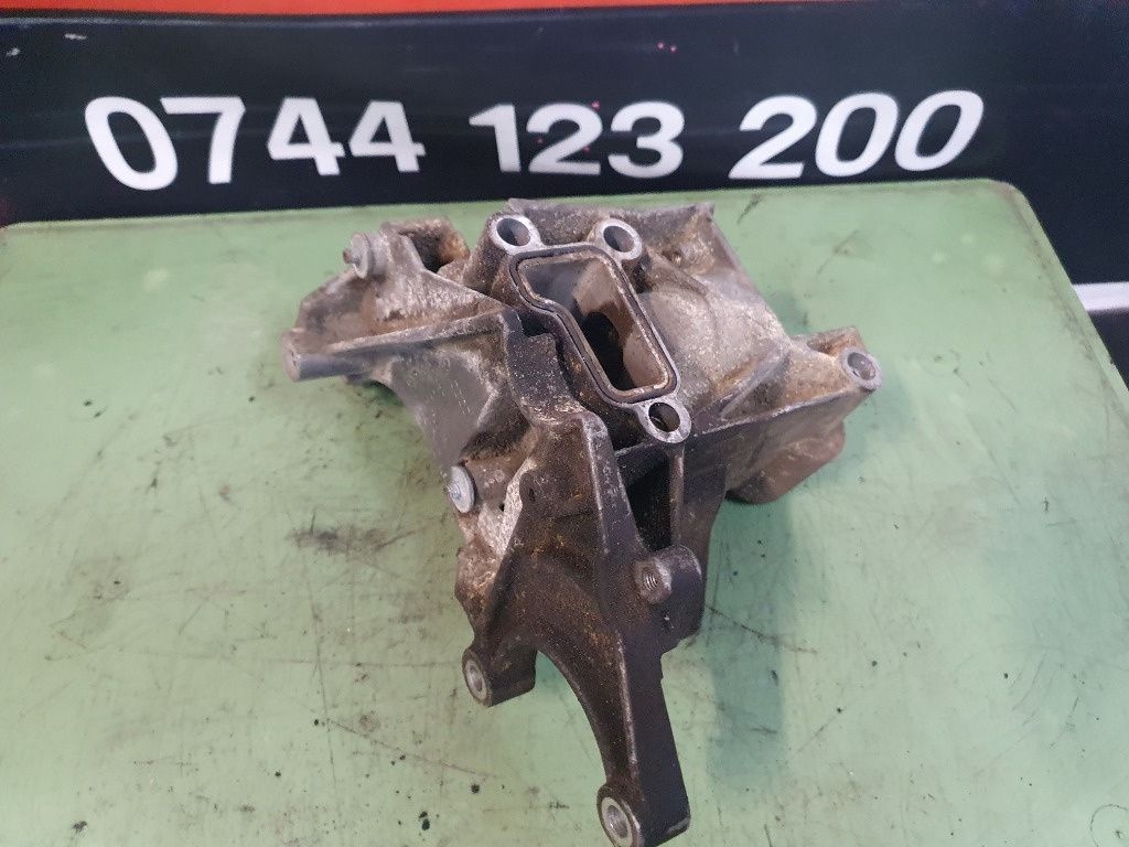 Suport pompa servodirectie  AUDI A6/S6 III Saloon 4F2, C6 2004 - 2011, Sedan 3.0 TDI quattro BMK 059145169P