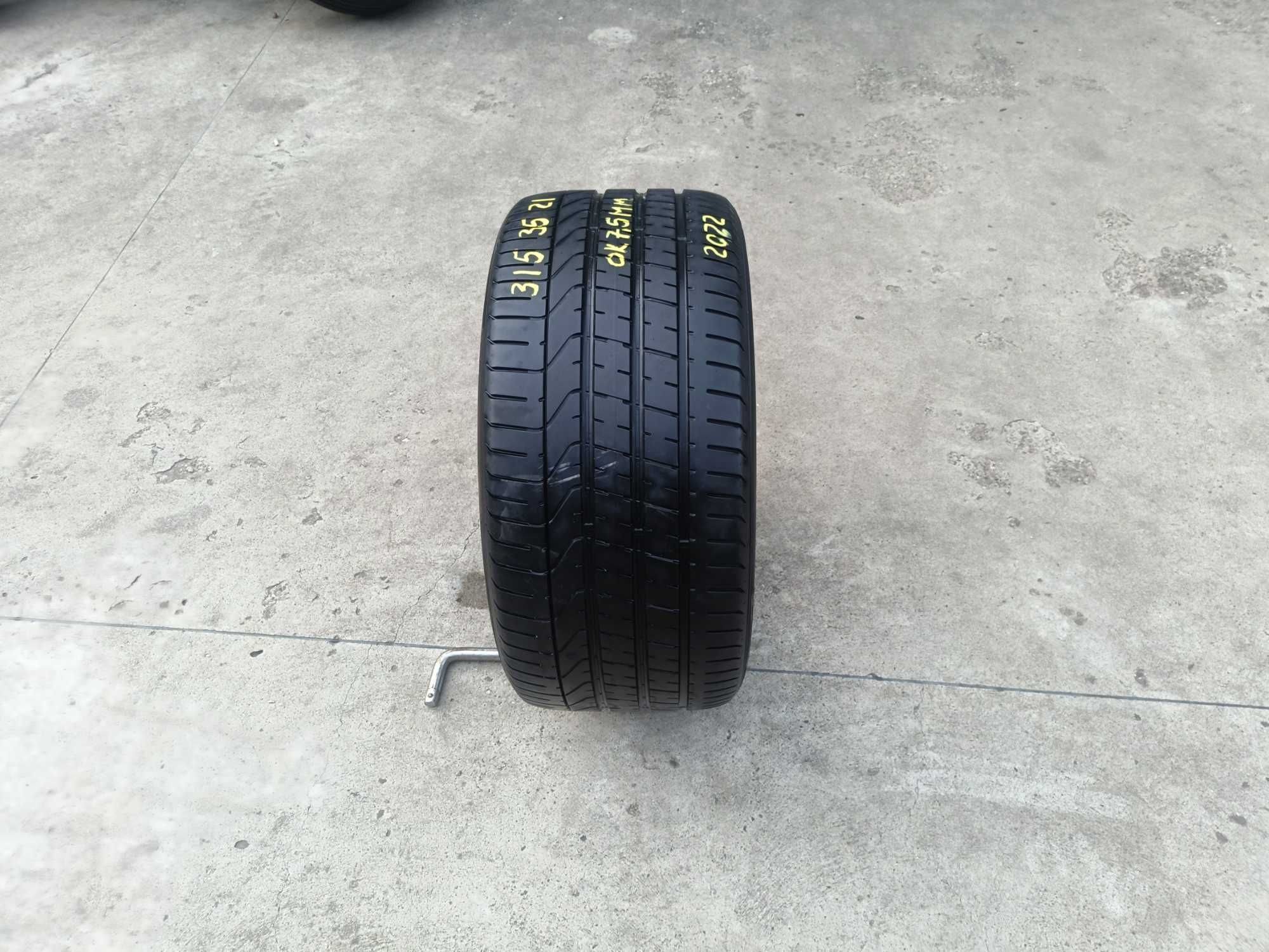 O anvelopa de vara 315 35 21 pirelli p zero cu 7,5 mm dot 2022
