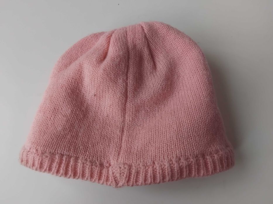 Мека розова зимна детска шапка с мече