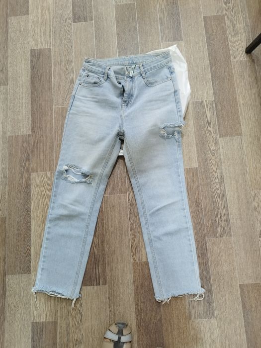 Продам рванки джинсы