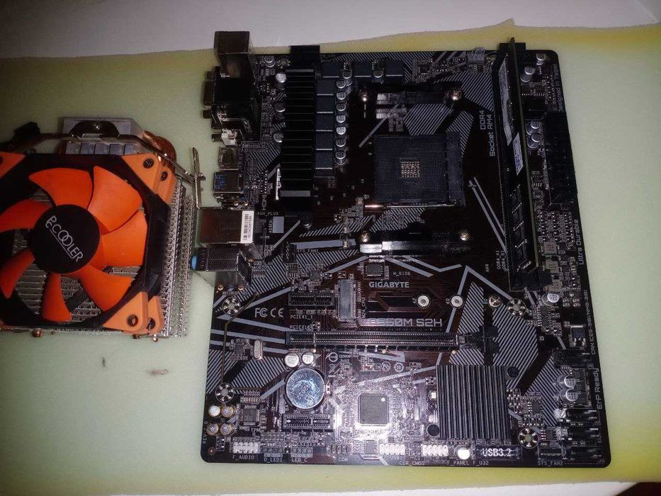 Топовая материнка B550m s2h плюс оперативка(Кулер в подарок)