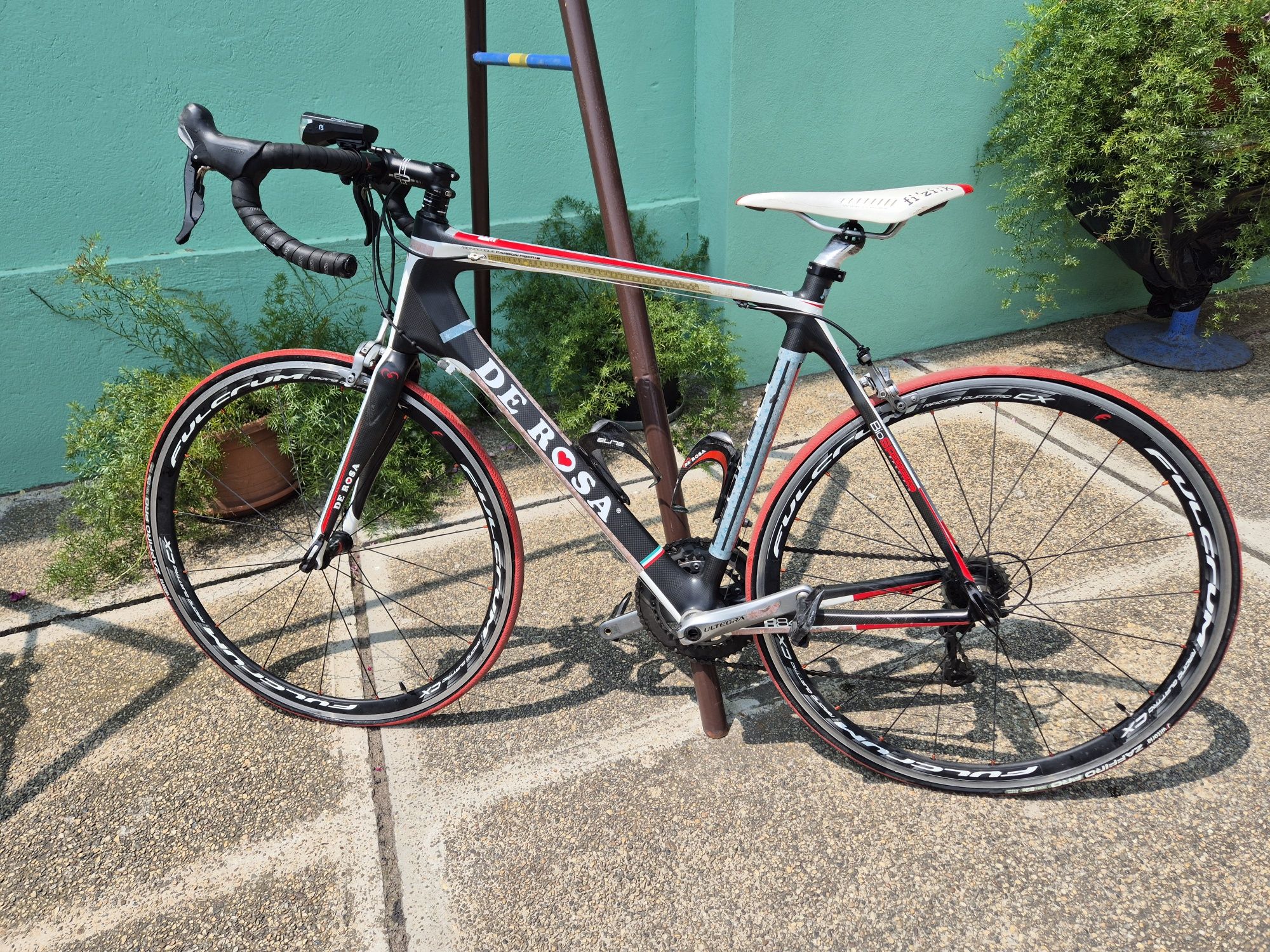 Cursiera carbon monocoque