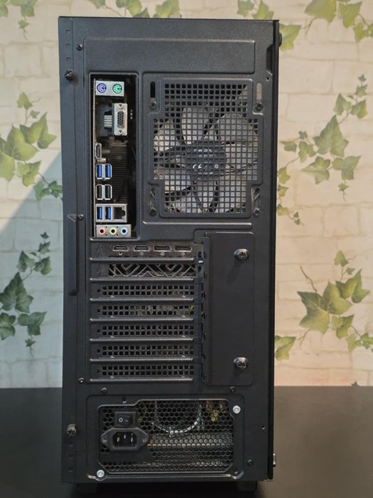 PC GAMING RX 5600 XT 6GB  Ryzen 5 2600  16GB 3200Mhz SSD 516GB