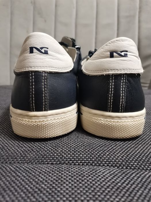 Vand sneakers NERO GIARDINI marimea 39