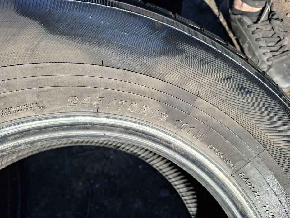 Vand 2 anvelope 245 70 16 yokohana de iarna