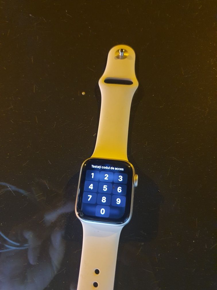 Smartwatch Apple se gen2 full