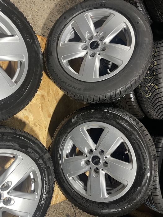 4 jante Mini Cooper R16 cu anvelope de iarna Pirelli
