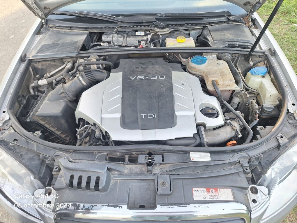 Dezmembrez  audi a4b7 3.0d quattro manual