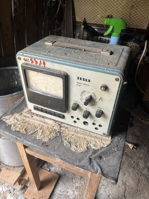 Vind aparat de masura TESLA vintage