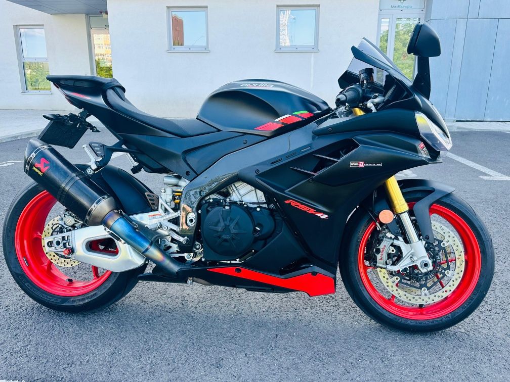 Aprilia RSV4 1100-2024