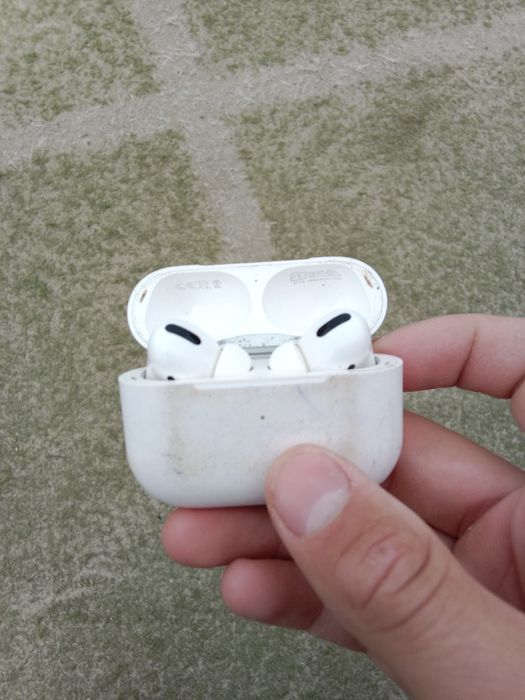 airpods pro 2. внешне понощеные, рабочие