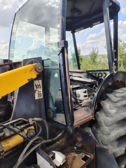 Dezmembrez Buldoexcavator Fermec 860 an  2001