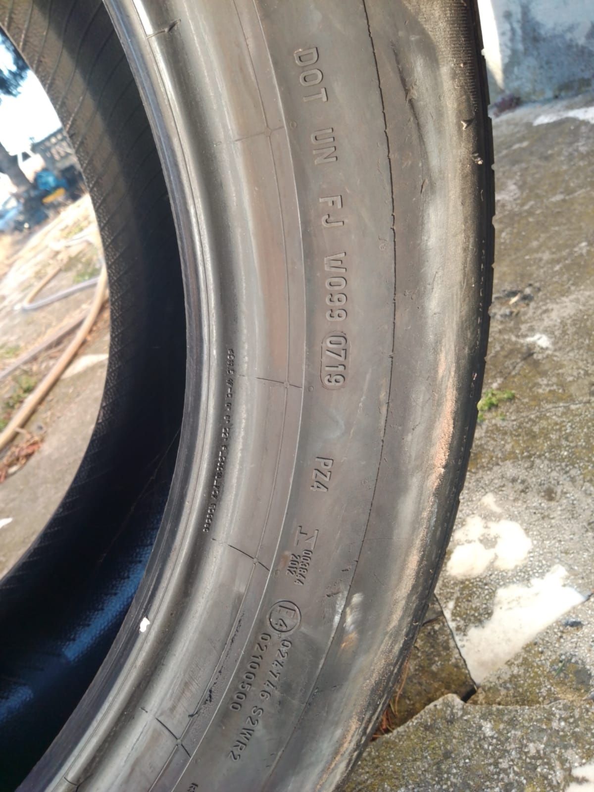 Vând cauciucuri  Pirelli 275 50 R20 113W