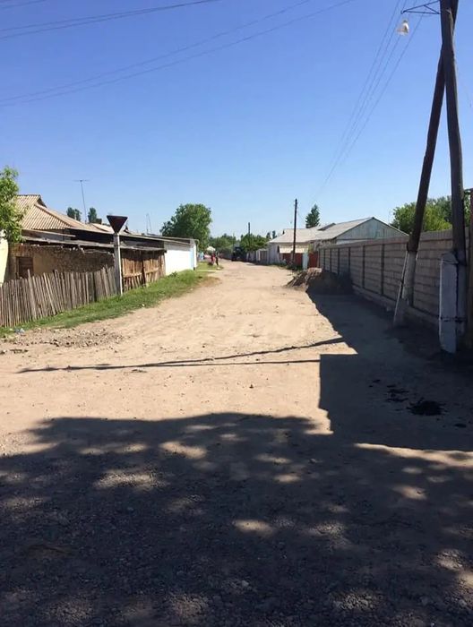 Uchastka sotiladi Toshoul .  Продаёт участок 6.5 соток .. Документы го