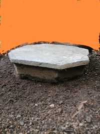 Piatra hexagonala cioplita vechime 200 ani
