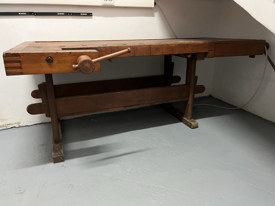 Masa clasica de tamplarie