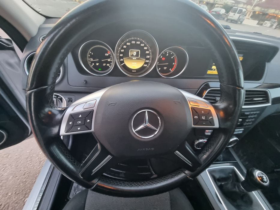 Mercedes-Benz c200