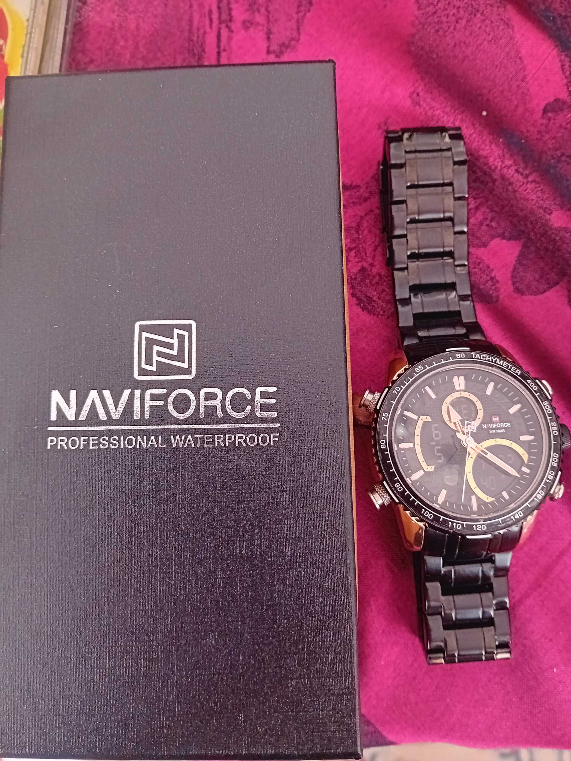 Луксозен Часовник Naviforce ..неръждаема стомана