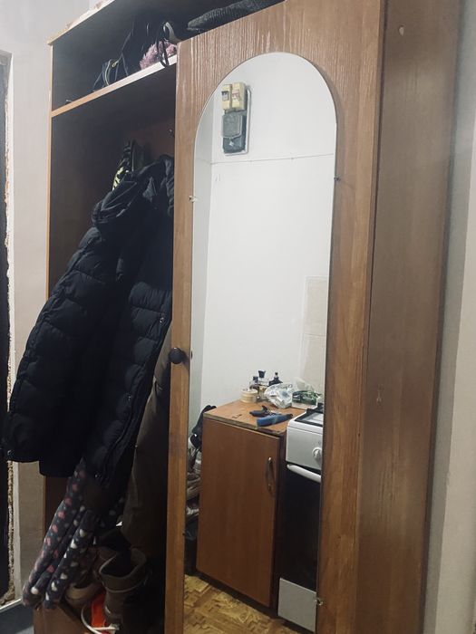 Продам прихожую с зеркалом