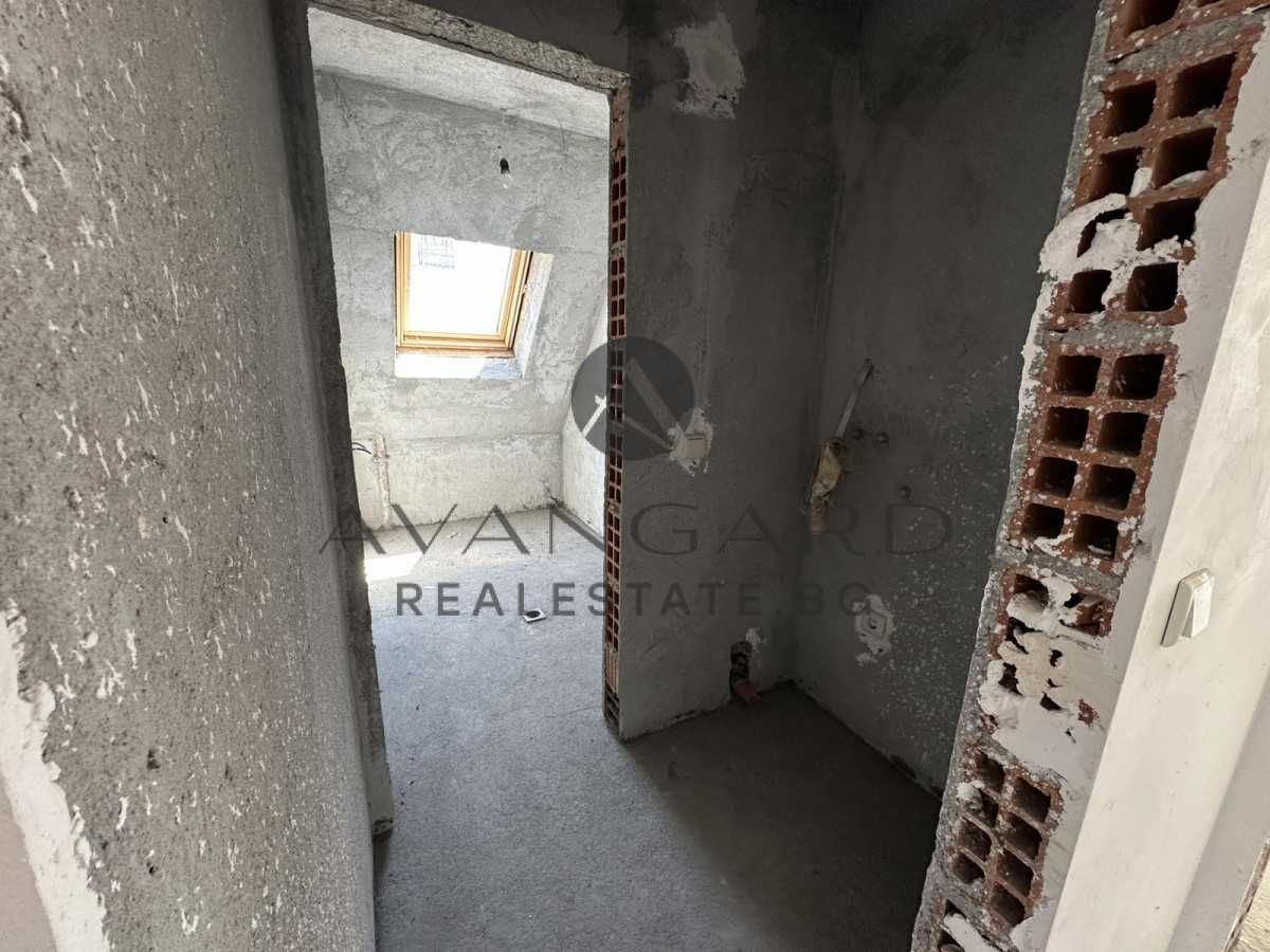 оф.23638 Тристаен с АКТ 16/ Мараша