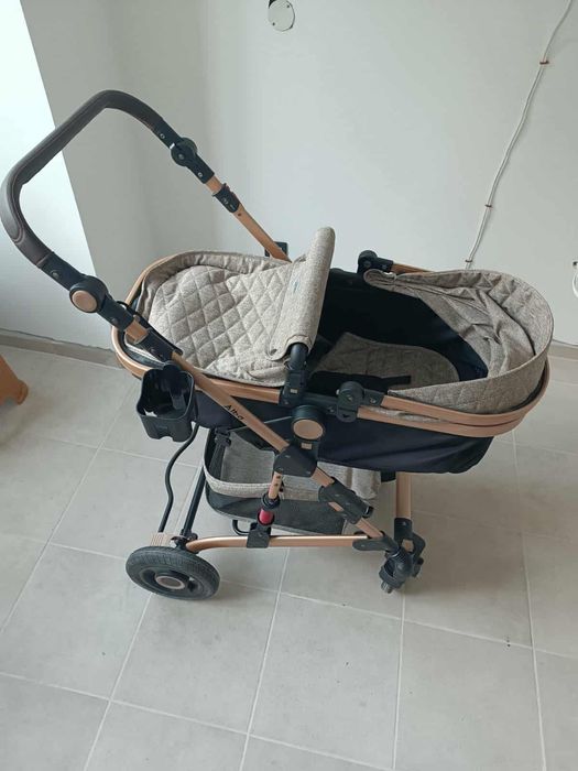 Детска количка и столче за кола