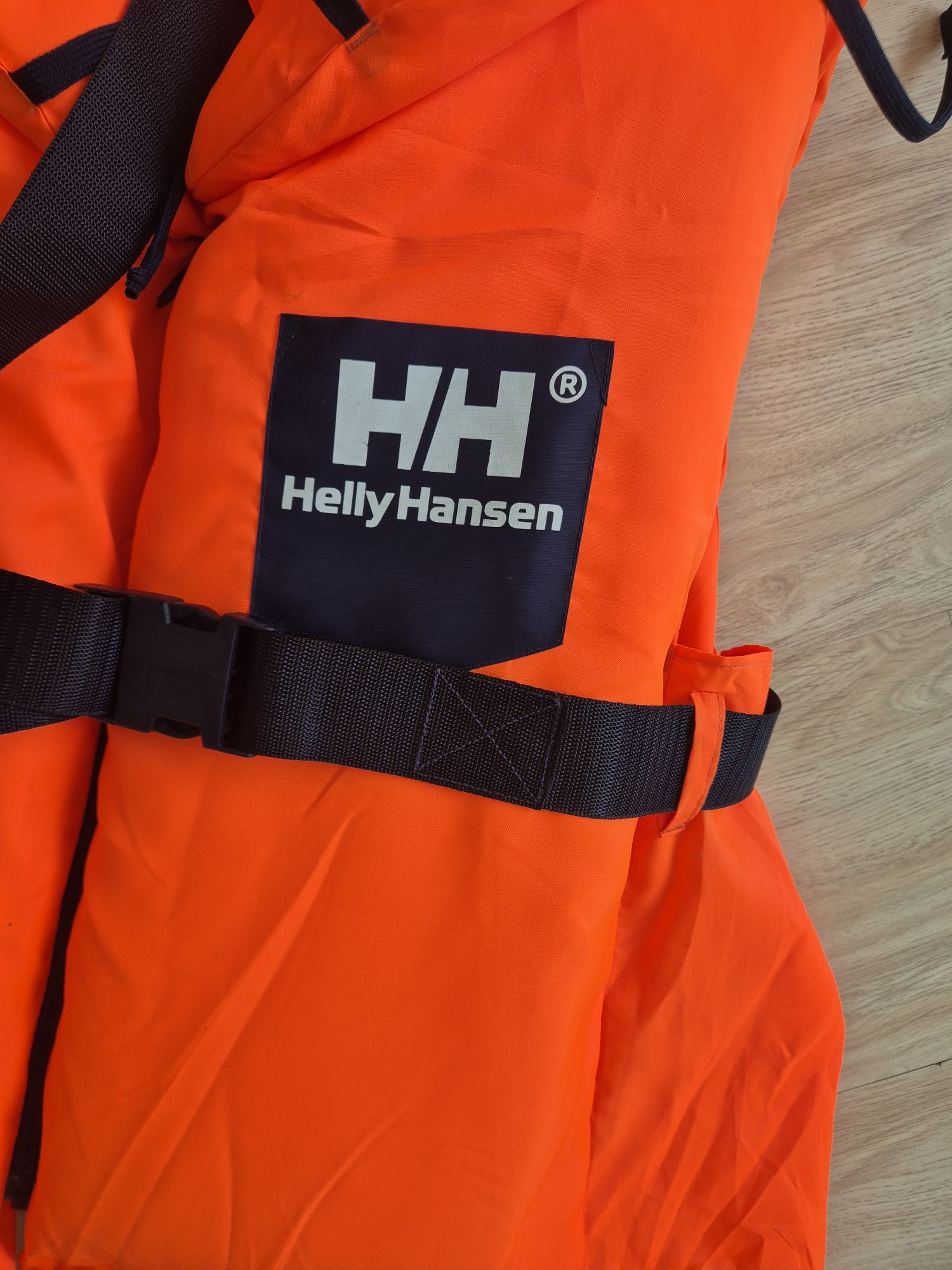 Спасителни жилетки helly hansen и други