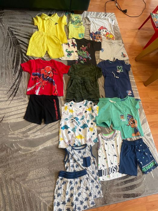 Изключително запазени детски дрехи