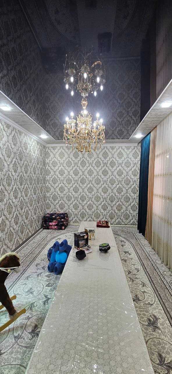 Navoiy shahar markazidan yevro remont hovli