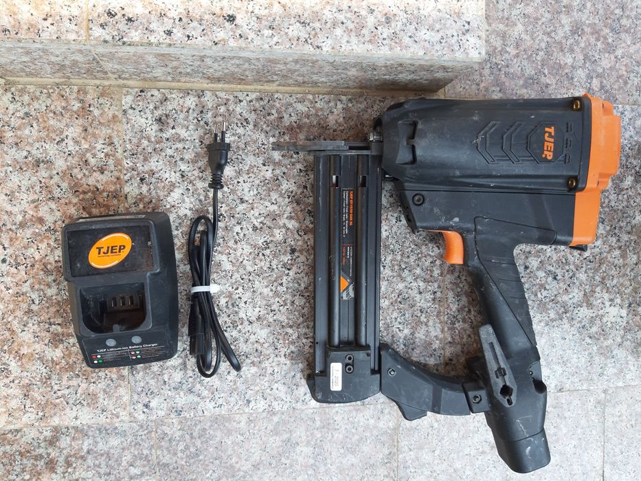 T Jep pistol pentru cuie pe acumulatori
