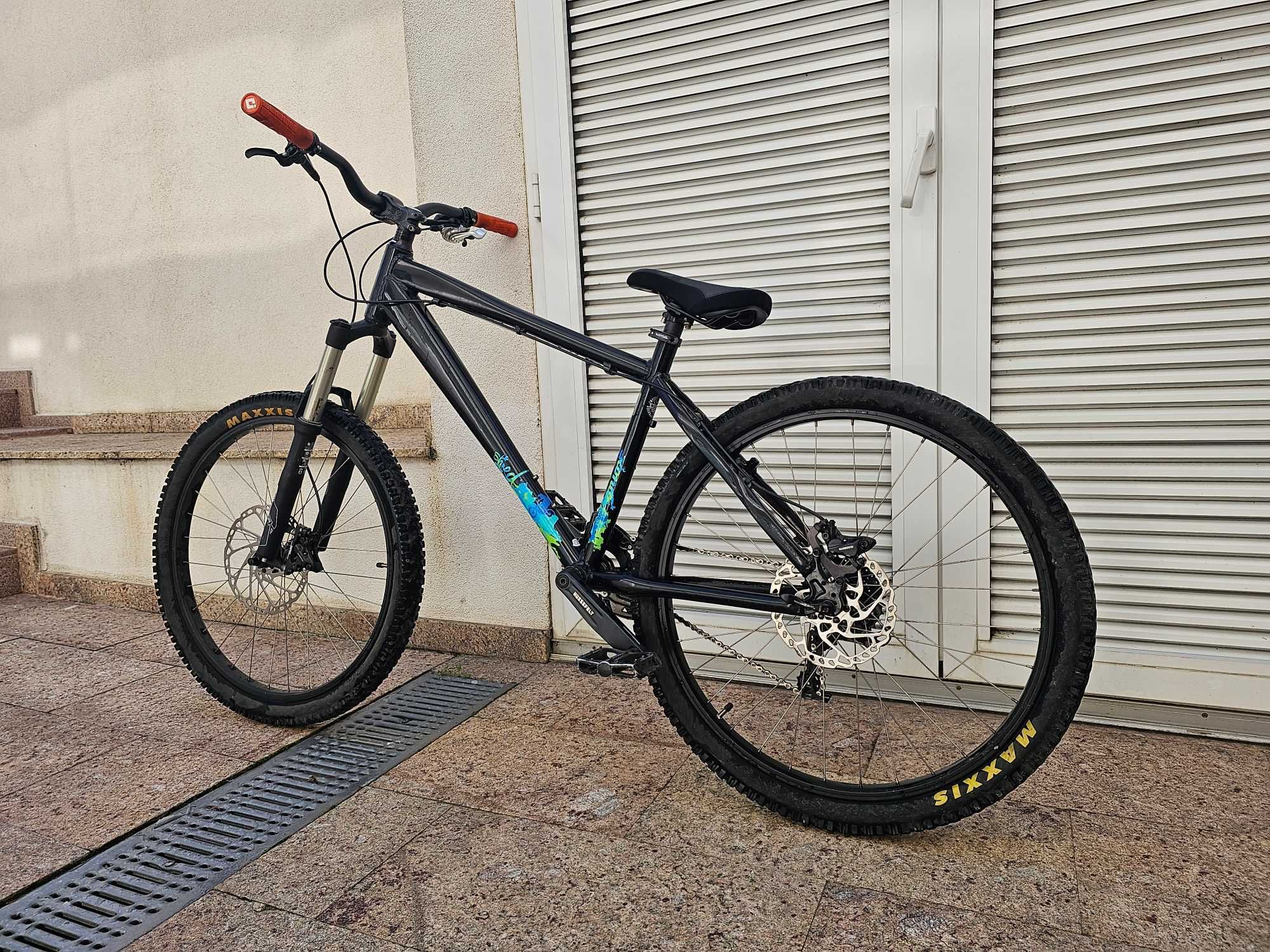 Kona Shred (dirt jump/pump track)