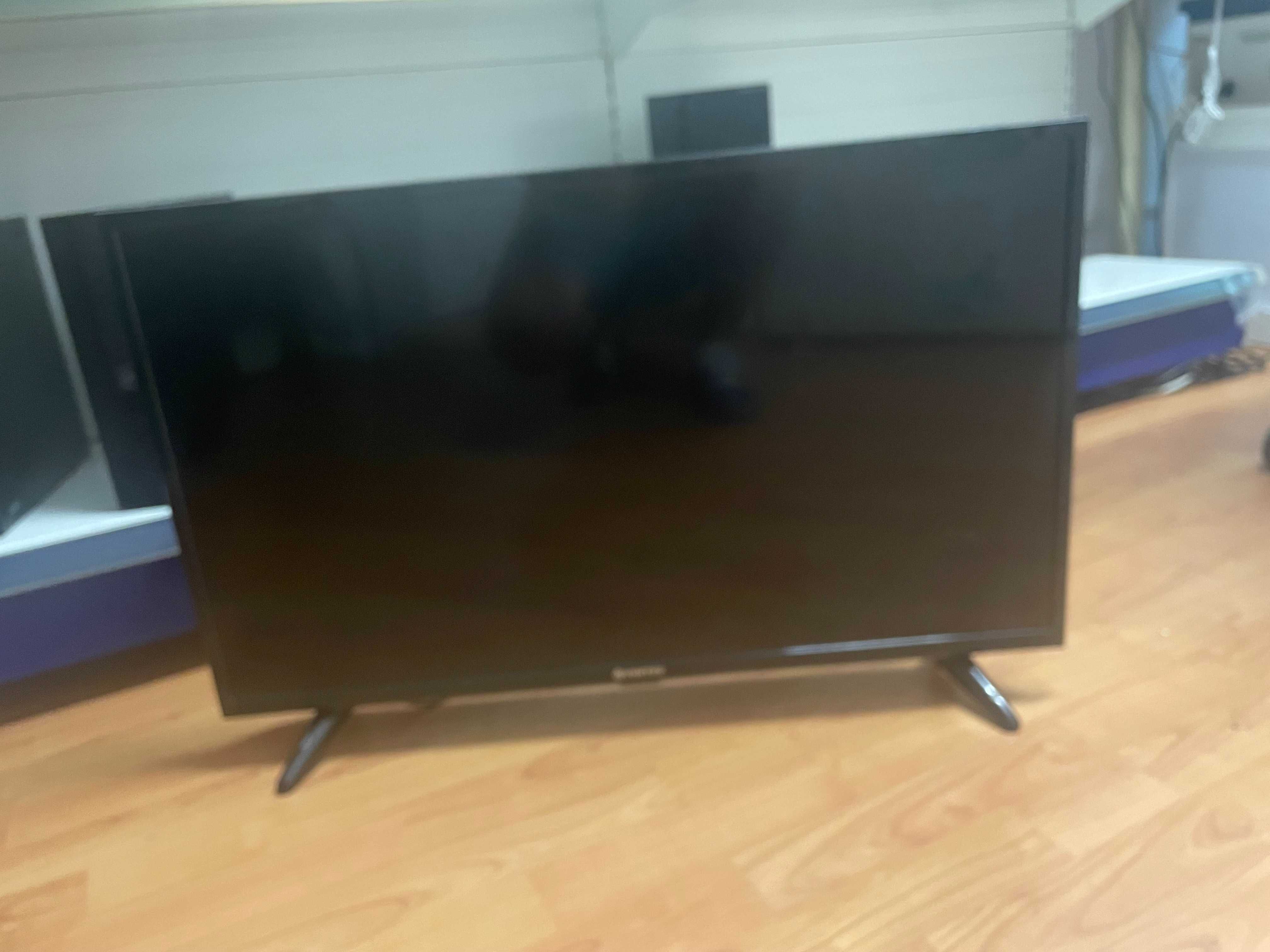 Televizor VORTEX LEDV-32TD1210, HD, 81 cm, impecabil
