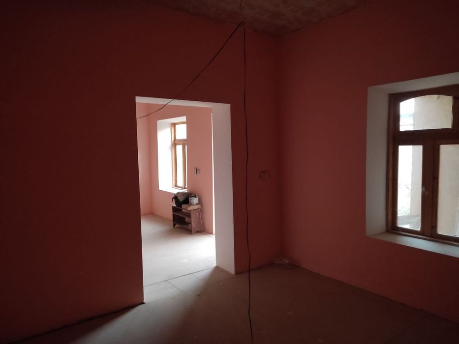 Farxod savxozidan hovli sotiladi