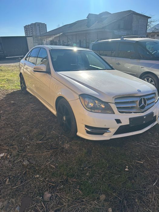 Radiator apa intercooler aer Mercedes C Class trager aripa dezmembrari