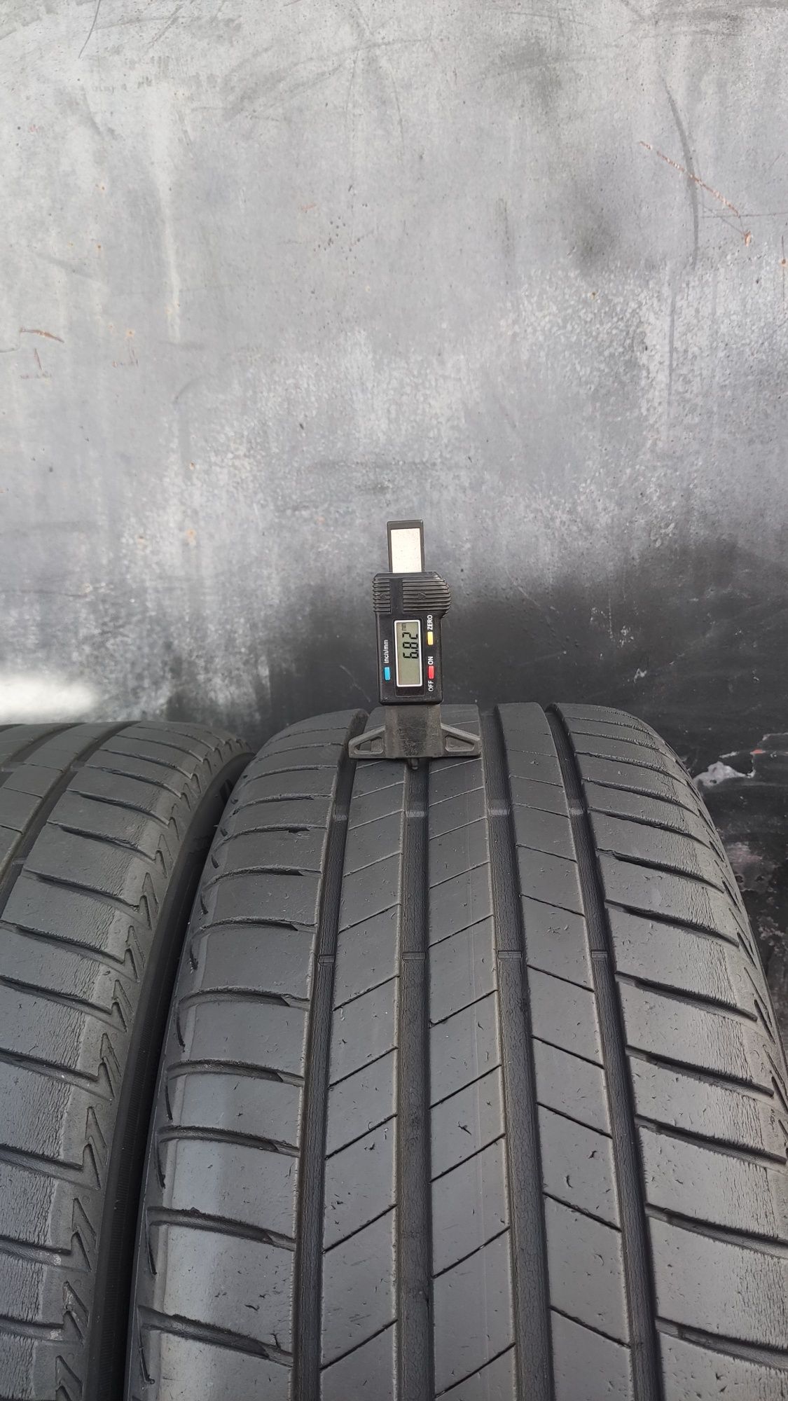 2бр. летни гуми 225/45/17  Bridgestone Turanza T005
dot22 
6.8mm
Добро