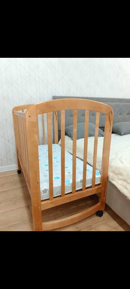 Продам детскую кроватку