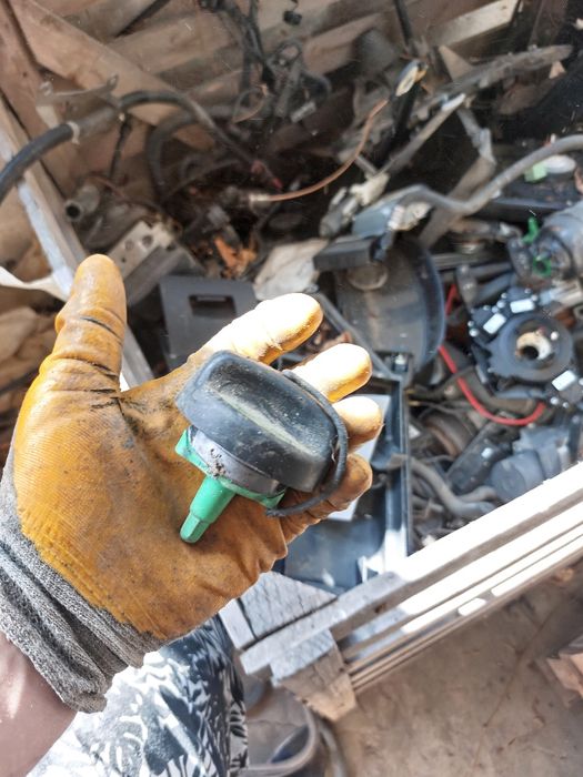 Капачка резервоар Бмв е60 520д 177кс е61 bmw e60 e61 520d n47