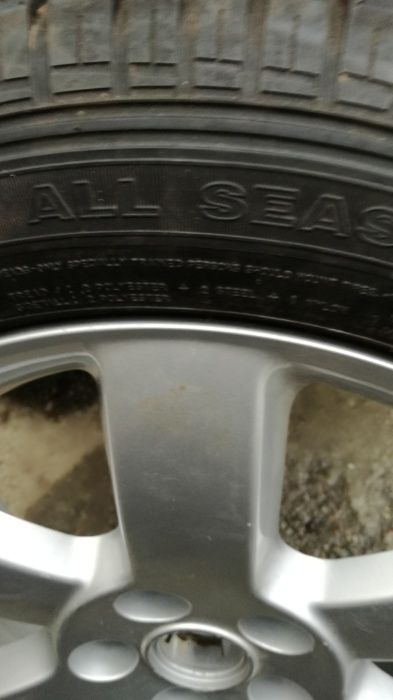 Janta aliaj +anvelopa aproape noua 7/5x114,3/17-215-60-17