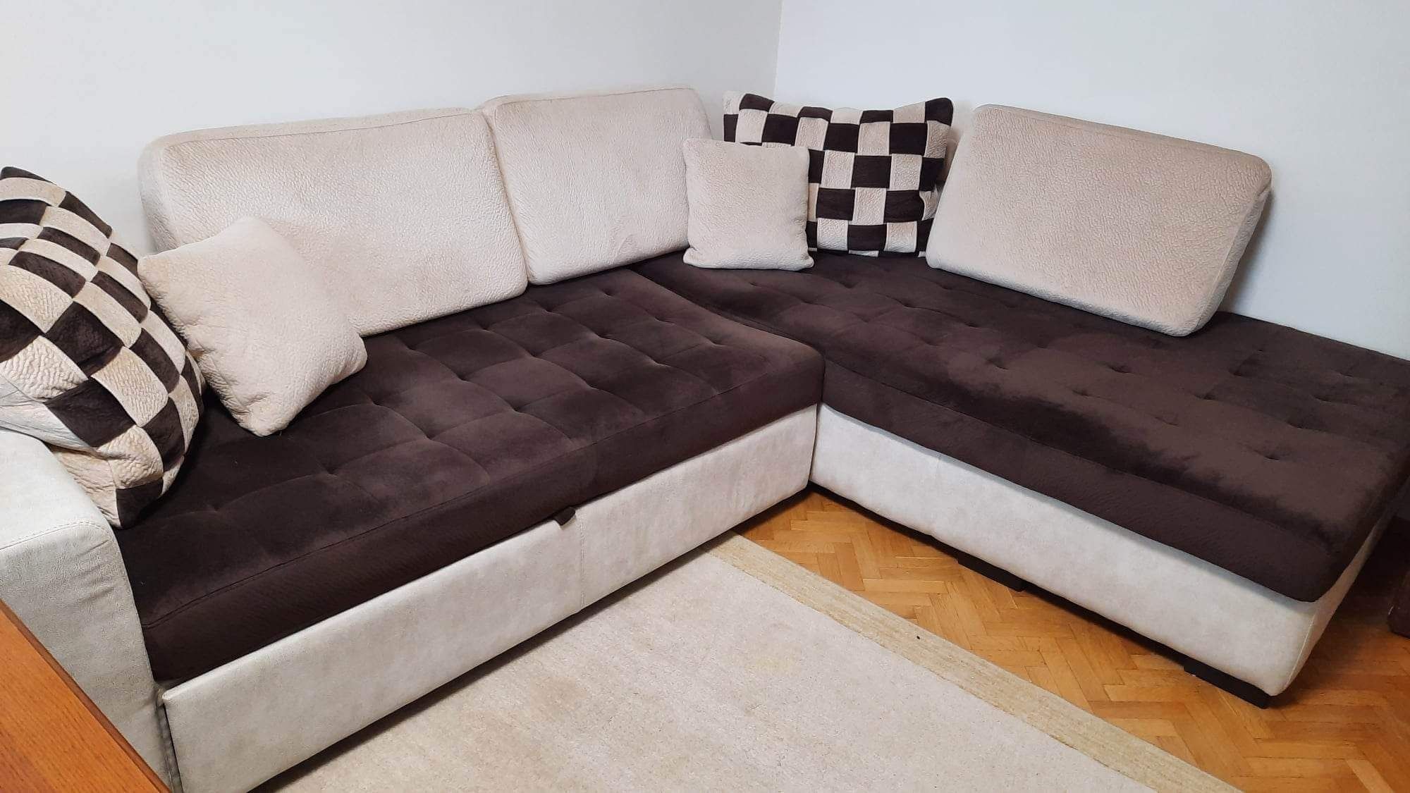 Разтегателен ъглов диван / холна гарнитура с функция сън - София