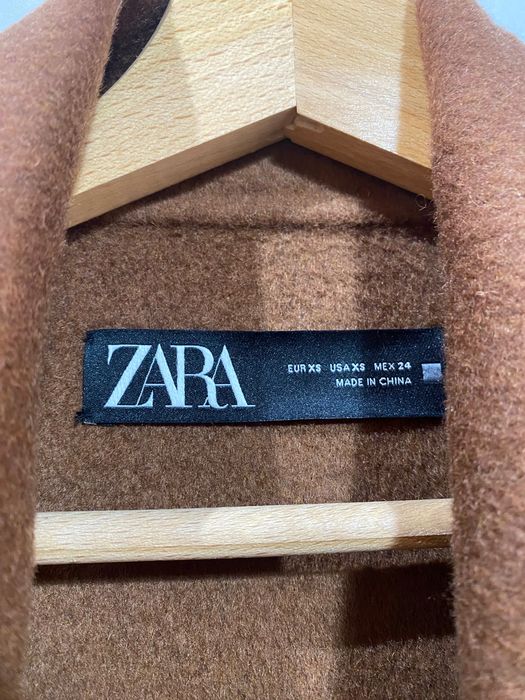 Вълнено палто тип халат Zara в кафяво