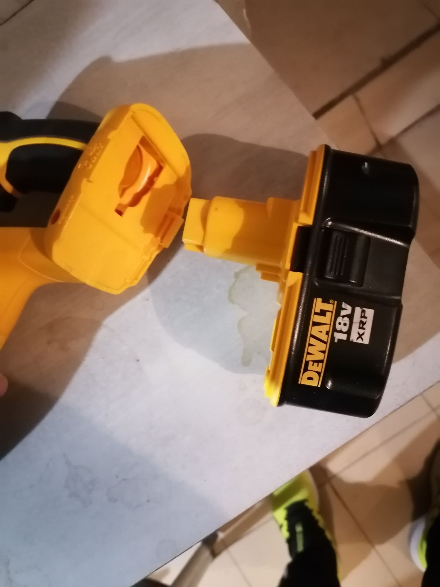 Машини Dewalt-2 броя