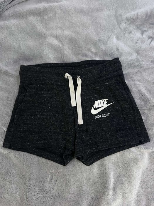 Дамско долнище Nike