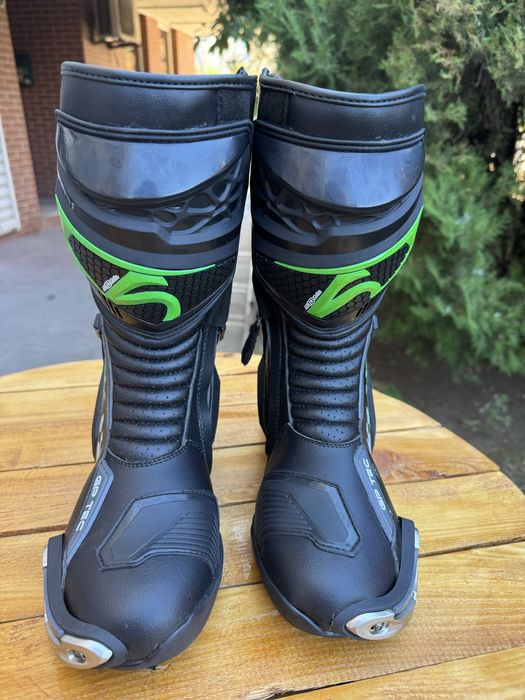 Ботуши за мотор 41