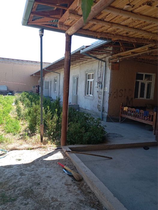 Продается дом , в конце махали , вдоль арыка 5.8 соток ,