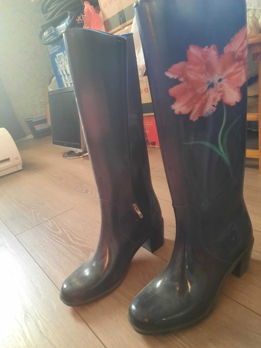 Резиновая женская обувь